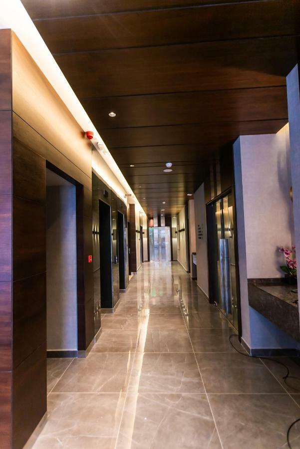 The Compass Hotel Амман Экстерьер фото