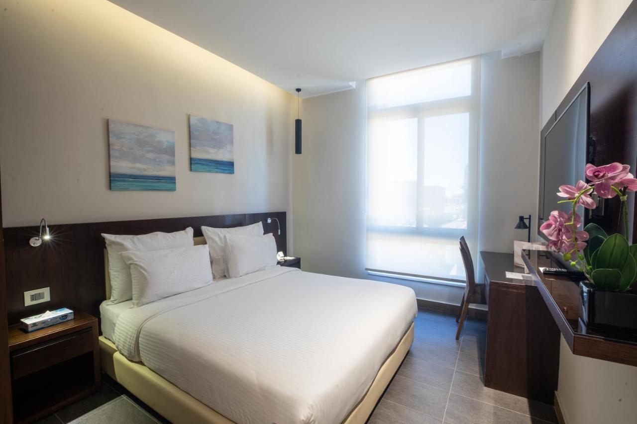 The Compass Hotel Амман Экстерьер фото